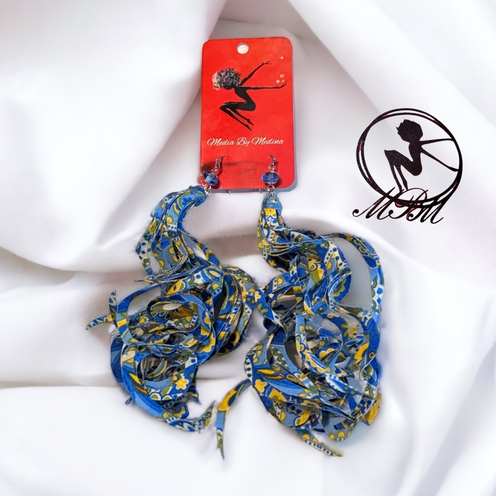 🆕 MBM Pile on the Paisley Swirl Tassel earrings - Picture 3 of 4